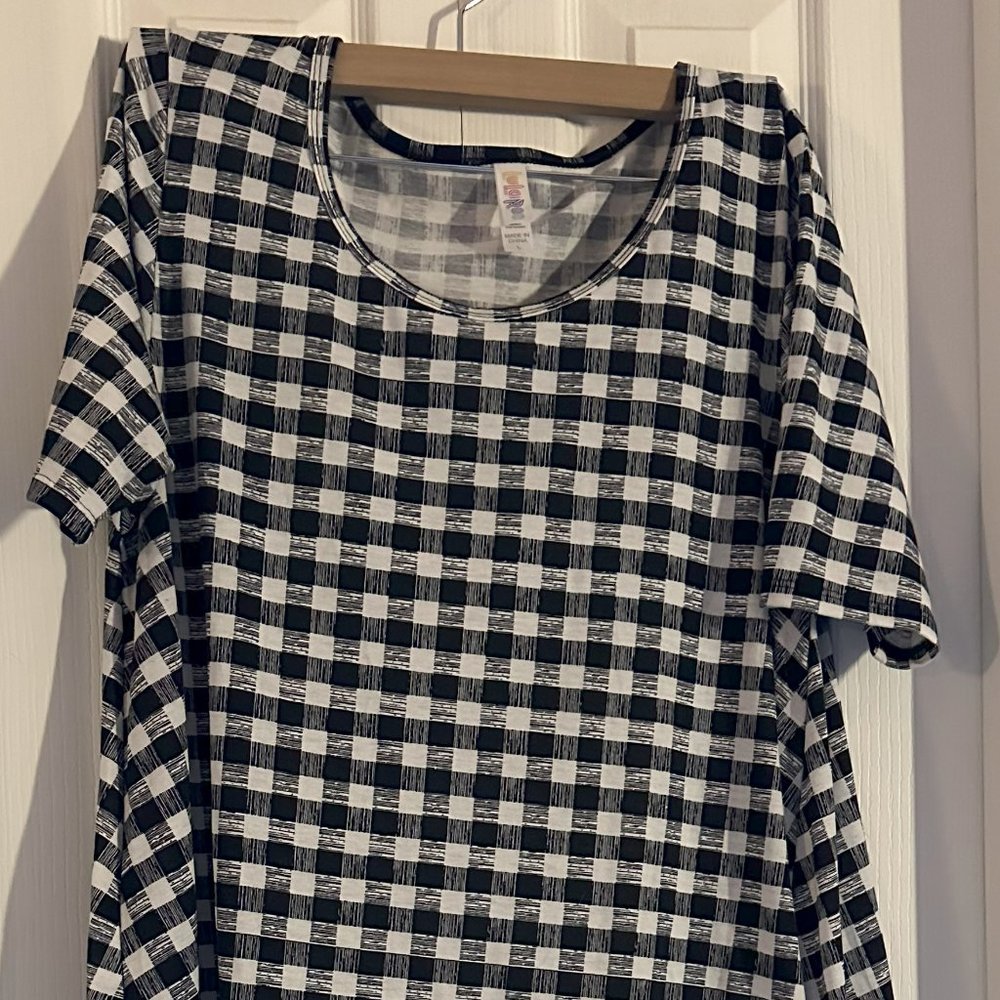 LuLaRoe Black & White Gingham Tunic